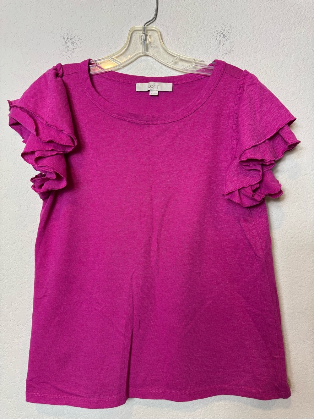 LOFT Women's Fuchsia Ruffle Sleeve Tee Cotton Poly Blend Bright Feminine size M